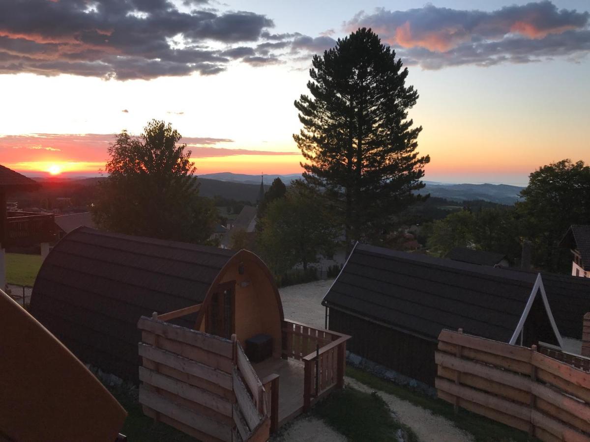 Glamping Park Hotell Mönichkirchen Exteriör bild